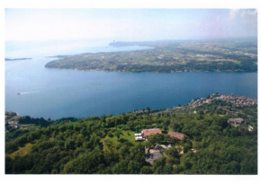 La FIOCCHINA - Magic Place - Salò - Garda Lake - countryside farmhouse, inside the middle of the lake